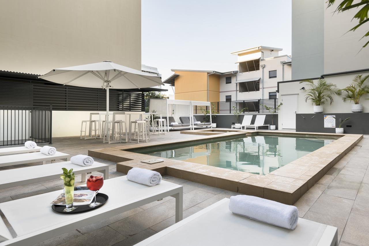 Grand Hotel And Apartments 타운즈빌 외부 사진