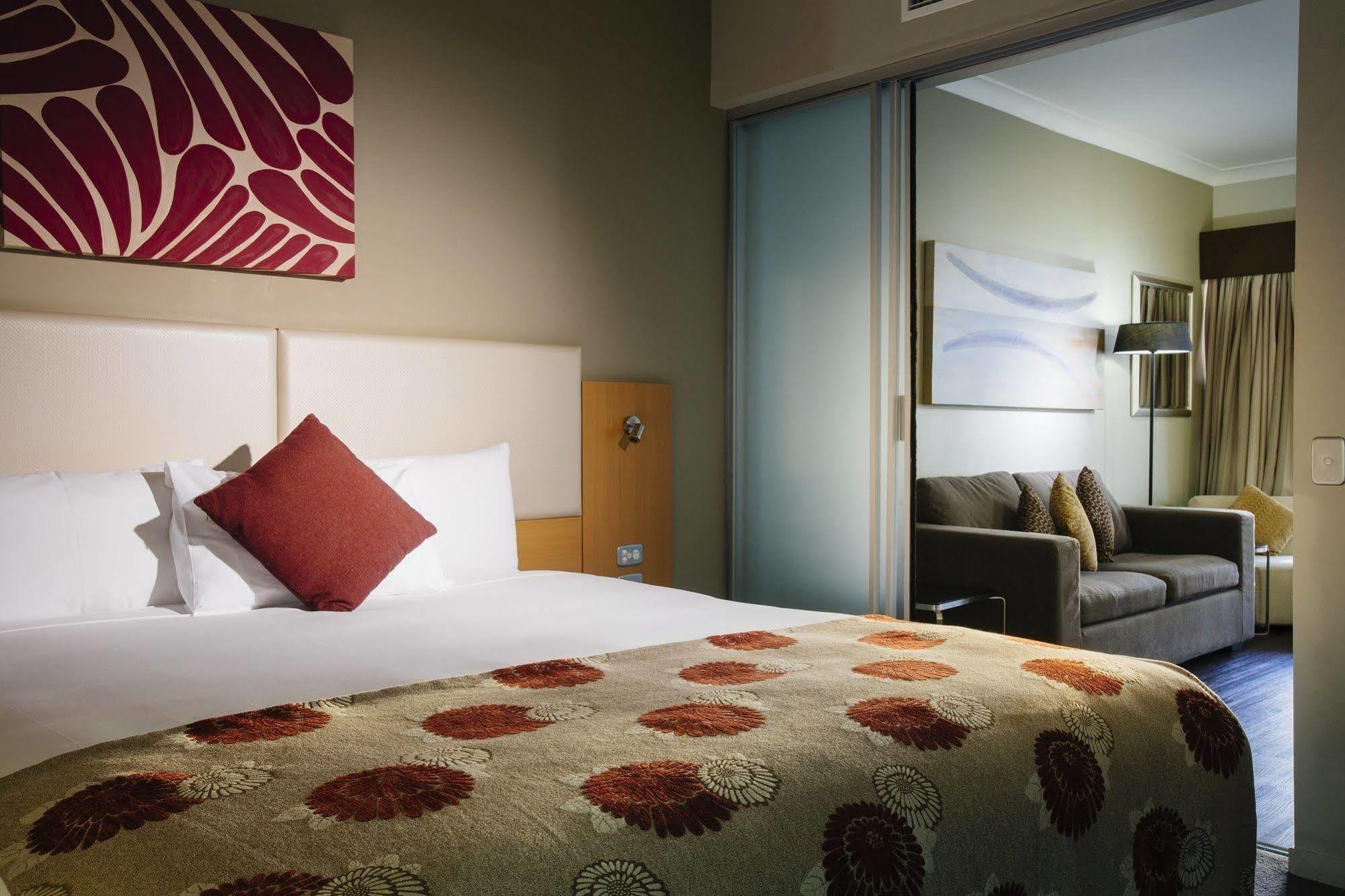 Grand Hotel And Apartments 타운즈빌 외부 사진