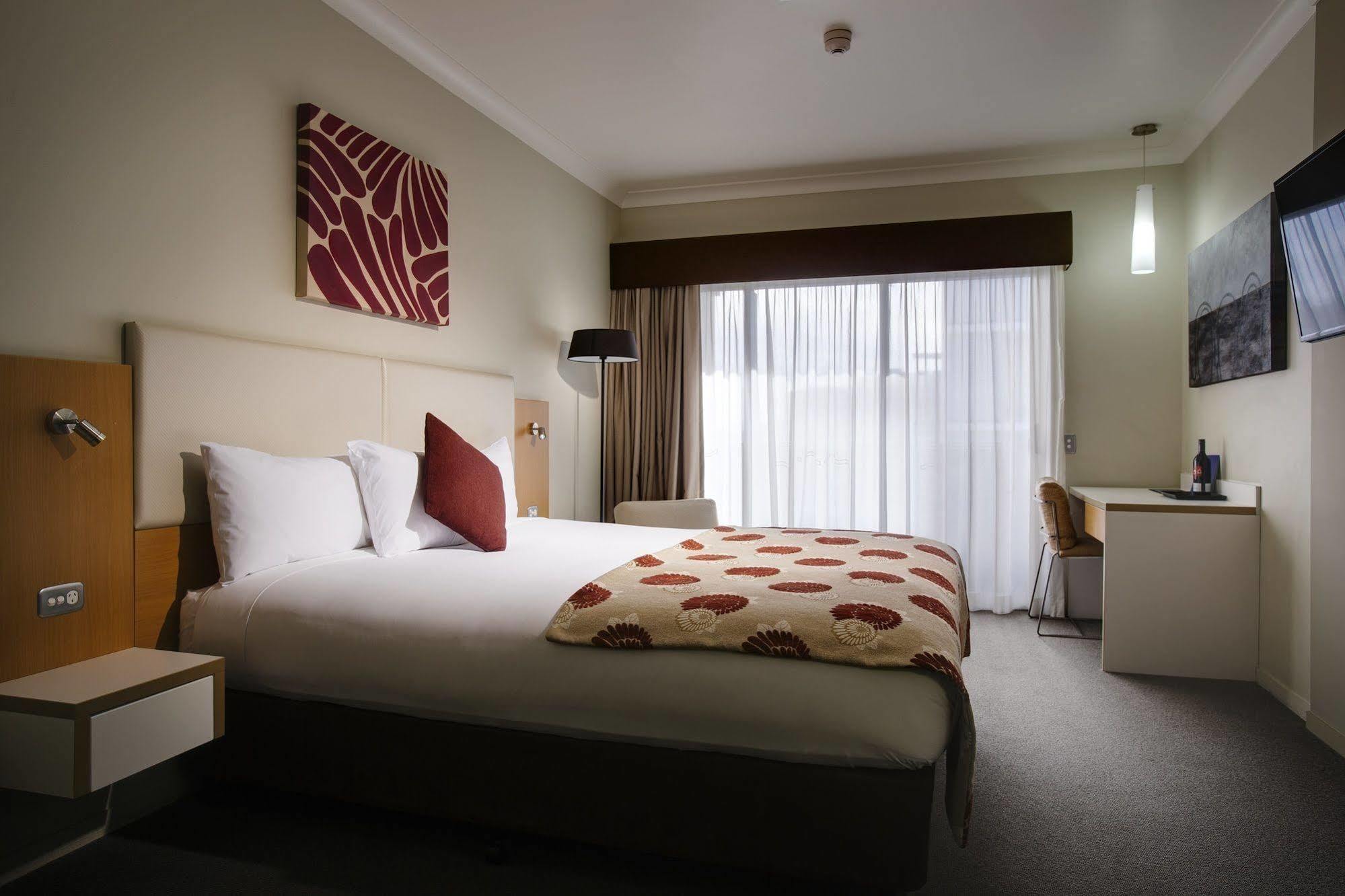 Grand Hotel And Apartments 타운즈빌 외부 사진