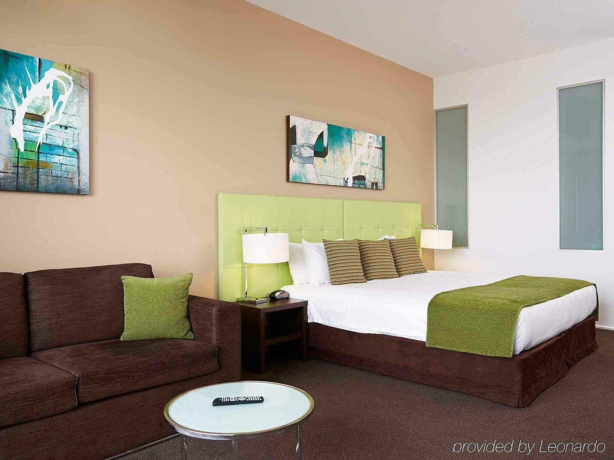 Grand Hotel And Apartments 타운즈빌 외부 사진